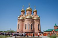 29-	 Преполовение Святой Пятидесятницы. Поясу Приснодевы Марии поклоняются верующие Актюбинской области