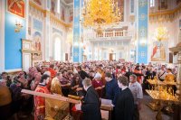 35-	 Преполовение Святой Пятидесятницы. Поясу Приснодевы Марии поклоняются верующие Актюбинской области