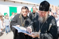 54-	 Преполовение Святой Пятидесятницы. Поясу Приснодевы Марии поклоняются верующие Актюбинской области