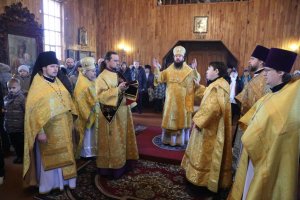 Преосвященный епископ Амфилохий совершил Воскресную литургию в Покровской церкви города Усть-Каменогорска