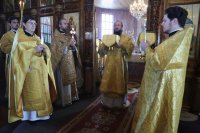 10-Преосвященный епископ Амфилохий совершил Воскресную литургию в Покровской церкви города Усть-Каменогорска