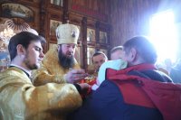 16-Преосвященный епископ Амфилохий совершил Воскресную литургию в Покровской церкви города Усть-Каменогорска