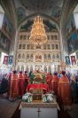 3-Православные христиане Гурьева совершают молитву перед Поясом Богородицы