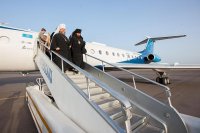 3-Пояс Богородицы по просьбе митрополита Астраханского Ионы и губернатора Астраханской области А.А. Жилкина принесен в соседний с Казахстаном регион России - Астраханскую область