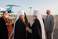 4-Пояс Богородицы по просьбе митрополита Астраханского Ионы и губернатора Астраханской области А.А. Жилкина принесен в соседний с Казахстаном регион России - Астраханскую область