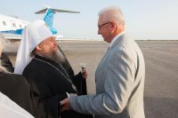 5-Пояс Богородицы по просьбе митрополита Астраханского Ионы и губернатора Астраханской области А.А. Жилкина принесен в соседний с Казахстаном регион России - Астраханскую область