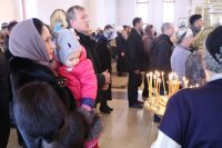 15-Епископ Амфилохий совершил воскресную Литургию в кафедральном храме Усть-Каменогорска