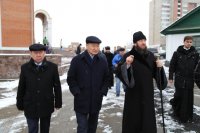 6-Аким Восточно-Казахстанской области Д.К.Ахметов посетил Андреевский кафедральный собор Усть-Каменогорска
