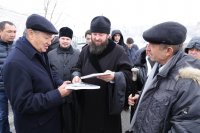 15-Аким Восточно-Казахстанской области Д.К.Ахметов посетил Андреевский кафедральный собор Усть-Каменогорска