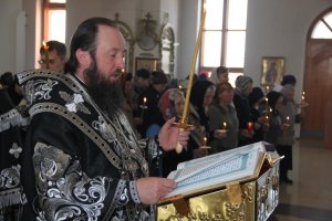 Утреня с чтением двенадцати Страстных Евангелий