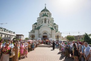 Митрополит Астанайский и Казахстанский Александр и митрополит Астраханский и Камызякский Иона возглавили церковные торжества по случаю принесения Пояса Богородицы в Астрахань