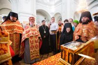 7-Митрополит Астанайский и Казахстанский Александр и митрополит Астраханский и Камызякский Иона возглавили церковные торжества по случаю принесения Пояса Богородицы в Астрахань