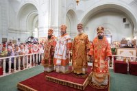 16-Митрополит Астанайский и Казахстанский Александр и митрополит Астраханский и Камызякский Иона возглавили церковные торжества по случаю принесения Пояса Богородицы в Астрахань