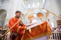 21-Митрополит Астанайский и Казахстанский Александр и митрополит Астраханский и Камызякский Иона возглавили церковные торжества по случаю принесения Пояса Богородицы в Астрахань