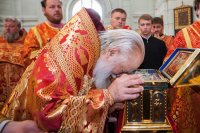 33-Митрополит Астанайский и Казахстанский Александр и митрополит Астраханский и Камызякский Иона возглавили церковные торжества по случаю принесения Пояса Богородицы в Астрахань