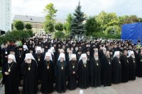 10-Преосвященный Амфилохий, епископ Усть-Каменогорский и Семипалатинский, принял участие в торжествах, посвященных 700-летию со дня рождения преподобного Сергия Радонежского, в Свято-Троицкой Сергиевой лавре