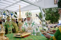 17-Преосвященный Амфилохий, епископ Усть-Каменогорский и Семипалатинский, принял участие в торжествах, посвященных 700-летию со дня рождения преподобного Сергия Радонежского, в Свято-Троицкой Сергиевой лавре