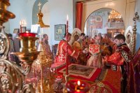 6-Православные верующие Костанайского края - житницы Казахстана – совершают молитву перед честным Поясом Богородицы