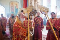 7-Православные верующие Костанайского края - житницы Казахстана – совершают молитву перед честным Поясом Богородицы