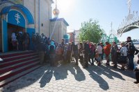 13-Православные верующие Костанайского края - житницы Казахстана – совершают молитву перед честным Поясом Богородицы