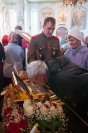 15-Православные верующие Костанайского края - житницы Казахстана – совершают молитву перед честным Поясом Богородицы