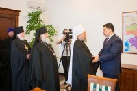 1-В ходе визита в Павлодар состоялась встреча митрополита Александра с акимом Павлодарской области