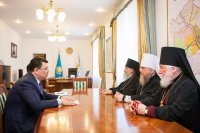 3-В ходе визита в Павлодар состоялась встреча митрополита Александра с акимом Павлодарской области