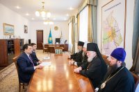 5-В ходе визита в Павлодар состоялась встреча митрополита Александра с акимом Павлодарской области