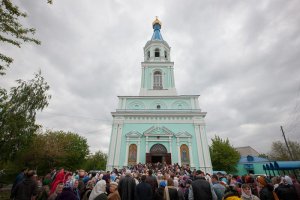 Верующие Семипалатинска поклоняются Поясу Богоматери