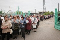 10-Верующие Семипалатинска поклоняются Поясу Богоматери