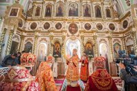 15-Верующие Семипалатинска поклоняются Поясу Богоматери