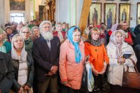 16-Верующие Семипалатинска поклоняются Поясу Богоматери