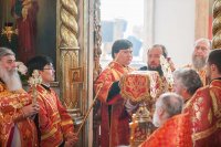 23-Верующие Семипалатинска поклоняются Поясу Богоматери