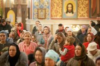 10-В Астану принесены честные мощи великомученицы Варвары. Литургия с участием епископа Усть-Каменогорского и Семипалатинского Амфилохия в главном храме страны