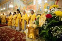 12-В Астану принесены честные мощи великомученицы Варвары. Литургия с участием епископа Усть-Каменогорского и Семипалатинского Амфилохия в главном храме страны