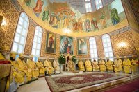 21-В Астану принесены честные мощи великомученицы Варвары. Литургия с участием епископа Усть-Каменогорского и Семипалатинского Амфилохия в главном храме страны