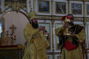 В воскресный день епископ Амфилохий совершил Божественную Литургию в кафедральном соборе