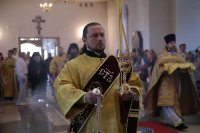 2-В воскресный день епископ Амфилохий совершил Божественную Литургию в кафедральном соборе