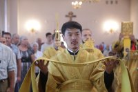 5-В воскресный день епископ Амфилохий совершил Божественную Литургию в кафедральном соборе