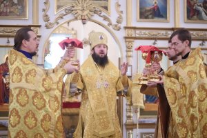 В неделю святых праотец Управляющий Усть-Каменогорской епархией совершил Литургию в Андреевском кафедральном соборе