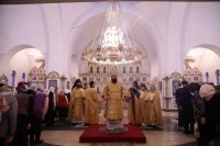 10-В неделю святых праотец Управляющий Усть-Каменогорской епархией совершил Литургию в Андреевском кафедральном соборе