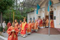 1-Преосвященный епископ Амфилохий принял участие в празднованиях в честь небесных покровительниц Семиречья и преподобного Сергия Радонежского в Алма-Ате
