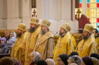 6-Епископ Амфилохий сослужил Главе Православной Церкви Казахстана за воскресной Литургией в Вознесенском соборе Алма-Аты. Завершение XVI Филаретовских образовательных чтений