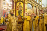 15-Епископ Амфилохий сослужил Главе Православной Церкви Казахстана за воскресной Литургией в Вознесенском соборе Алма-Аты. Завершение XVI Филаретовских образовательных чтений