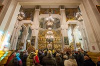 24-Епископ Амфилохий сослужил Главе Православной Церкви Казахстана за воскресной Литургией в Вознесенском соборе Алма-Аты. Завершение XVI Филаретовских образовательных чтений