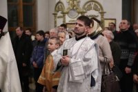 8-Епископ Амфилохий совершил в Андреевском кафедральном соборе Усть-Каменогорска молебное пение на новолетие