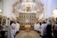 10-Епископ Амфилохий совершил в Андреевском кафедральном соборе Усть-Каменогорска молебное пение на новолетие