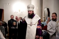17-Епископ Амфилохий совершил в Андреевском кафедральном соборе Усть-Каменогорска молебное пение на новолетие