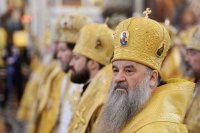 6-В шестую годовщину интронизации Святейшего Патриарха Кирилла епископ Амфилохий принял участие в Божественной литургии в Храме Христа Спасителя в Москве