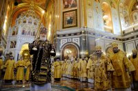 9-В шестую годовщину интронизации Святейшего Патриарха Кирилла епископ Амфилохий принял участие в Божественной литургии в Храме Христа Спасителя в Москве